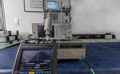 Analizadores de espectros, medidores de potencia y generadores RF